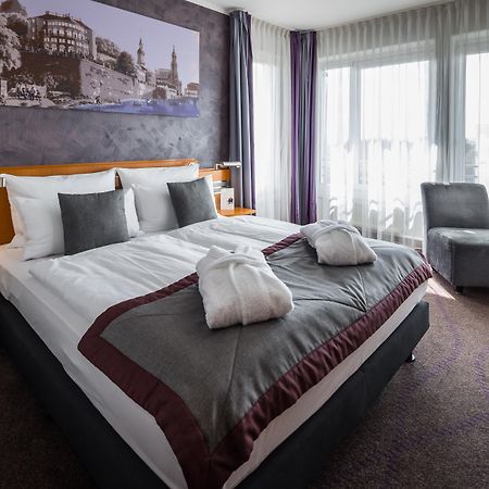 Отель Ramada By Wyndham Дрезден Экстерьер фото